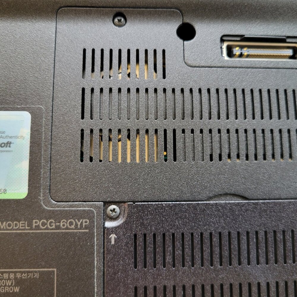 Sony VAIO PCG-6QYP Notebook Computer, Korean Version - Picture 5 of 15